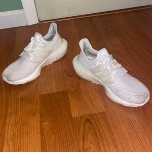 Adidas ultraboost22 made w/ recycled material. Fairly used. in good condition.